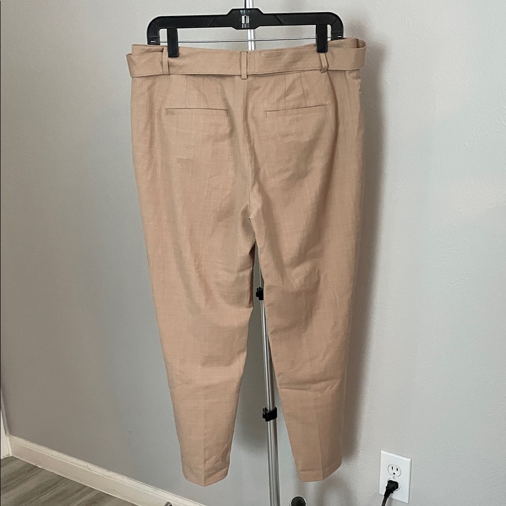 White House Black Market Tan Belted Trousers - Picture 4 of 5
